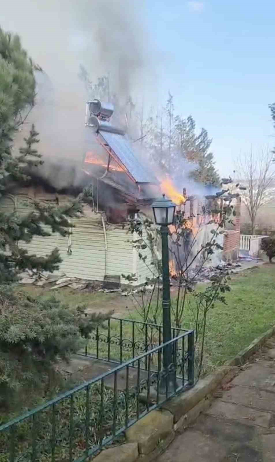 Gelibolu’da ev yangını
