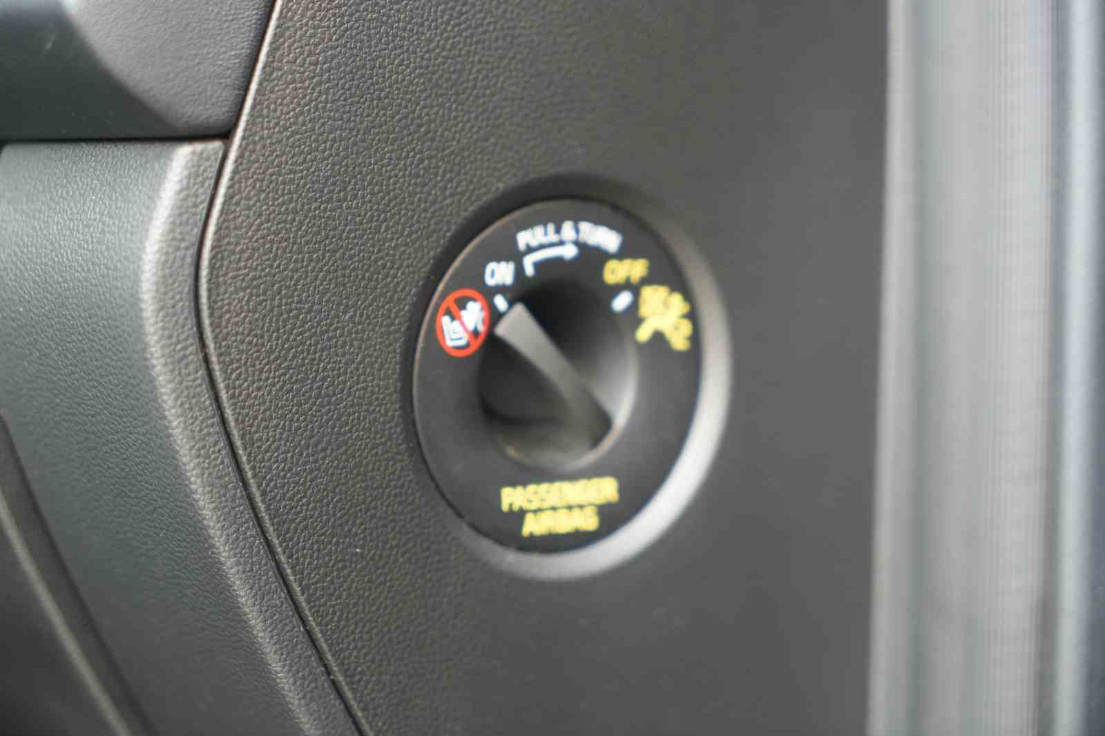 Gelin arabası hayaliyle aldığı sıfır otomobil kabusu oldu
Gelin arabası hayaliyle aldığı sıfır otomobil kabusu oldu