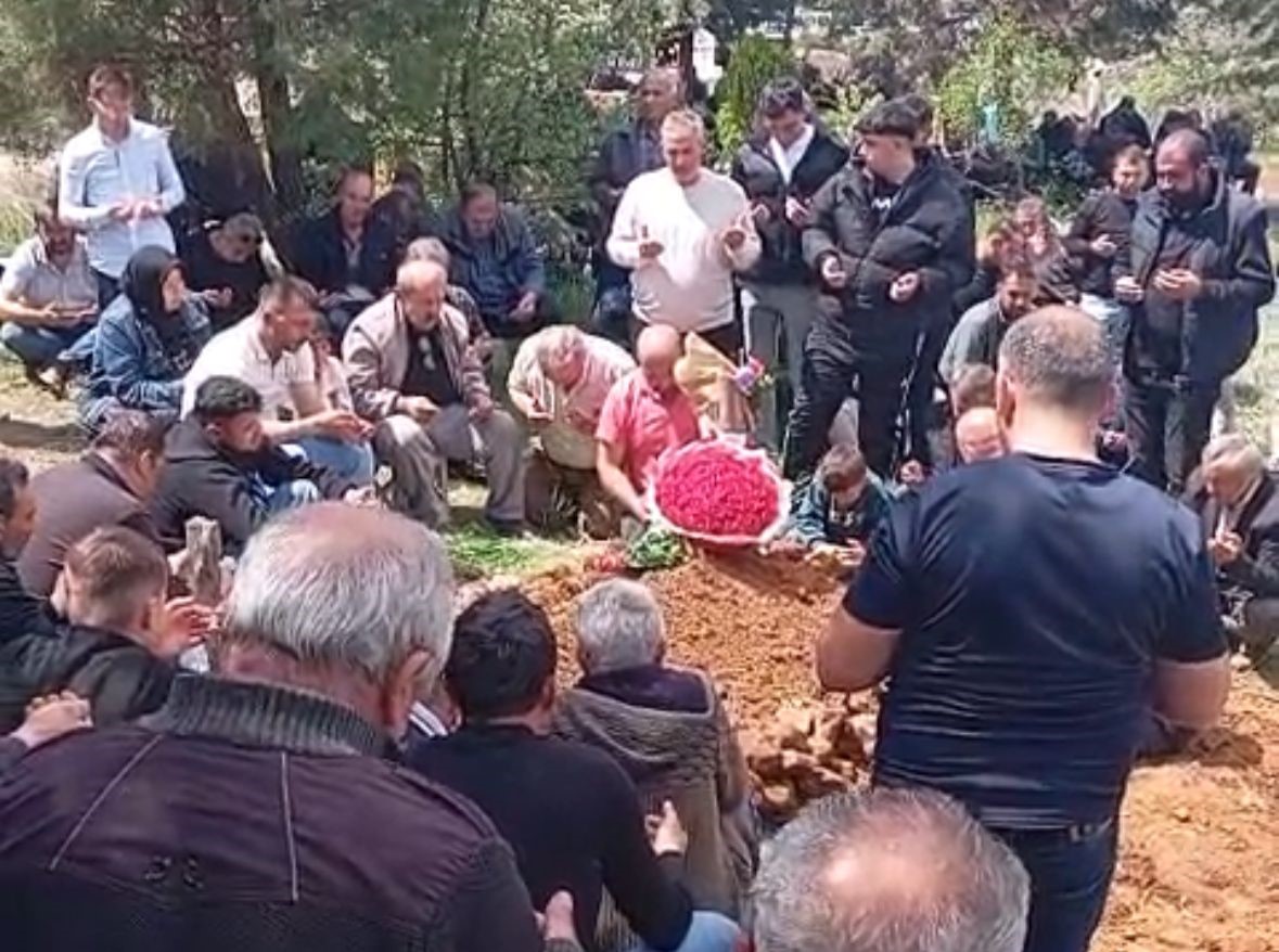 Gelin çiçeği, damadın mezarına konuldu
