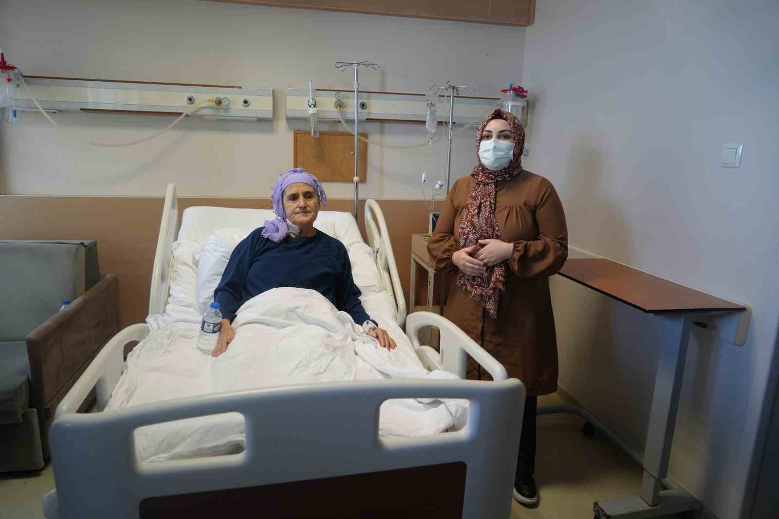 Gelin, kaynanasına karaciğerini verdi
Gelin, kaynanasına karaciğerini verdi