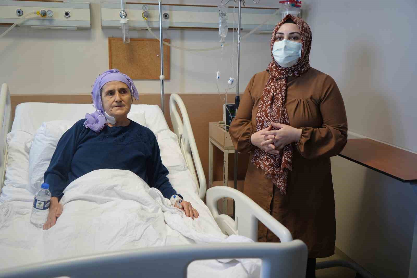 Gelin, kaynanasına karaciğerini verdi
Gelin, kaynanasına karaciğerini verdi