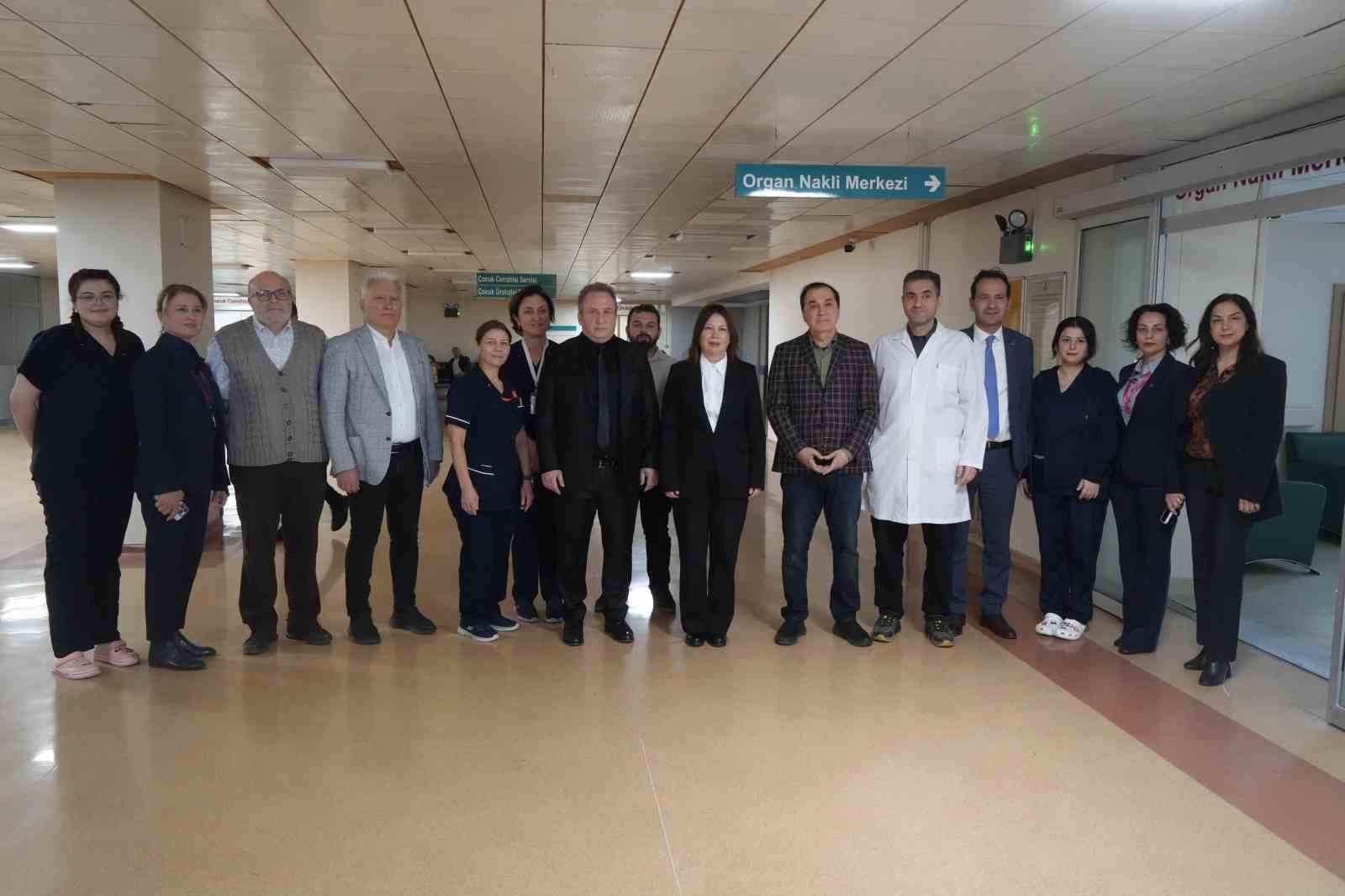 Gelin, kaynanasına karaciğerini verdi
Gelin, kaynanasına karaciğerini verdi