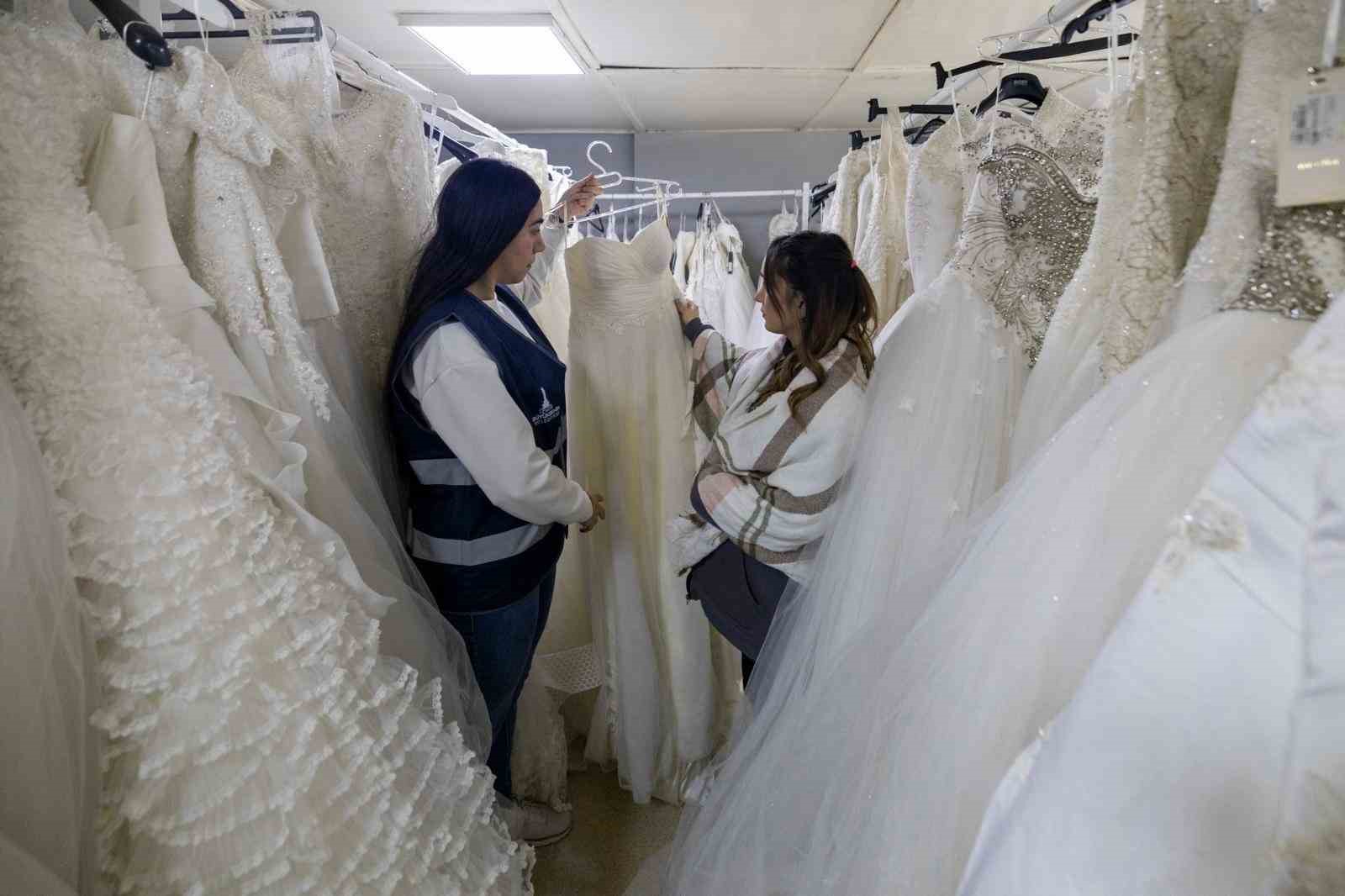 Gelinlik hayali İzmir’de ücretsiz gerçek oluyor
