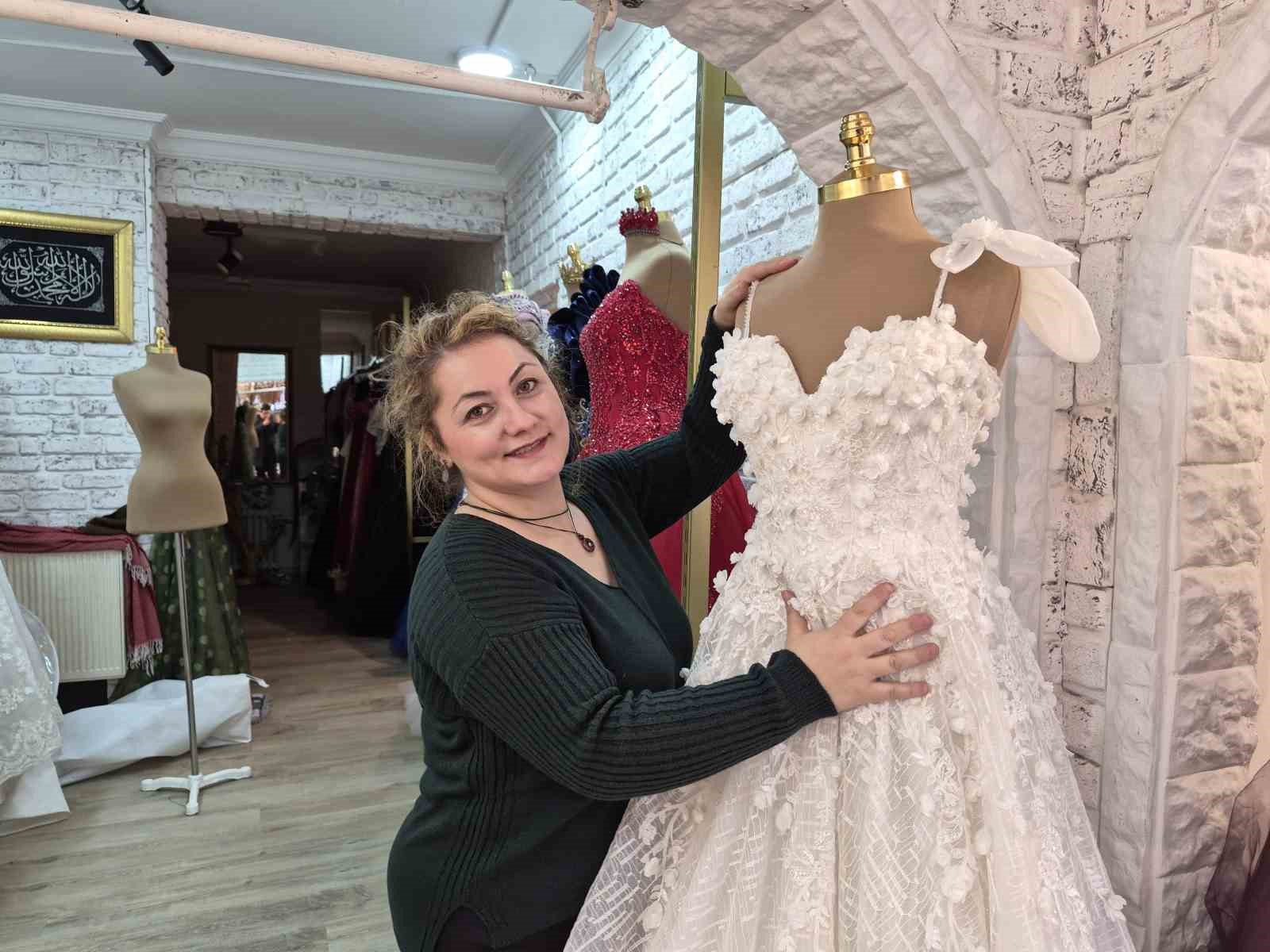 Gelinlikçiler yaz sezonunu bekliyor
