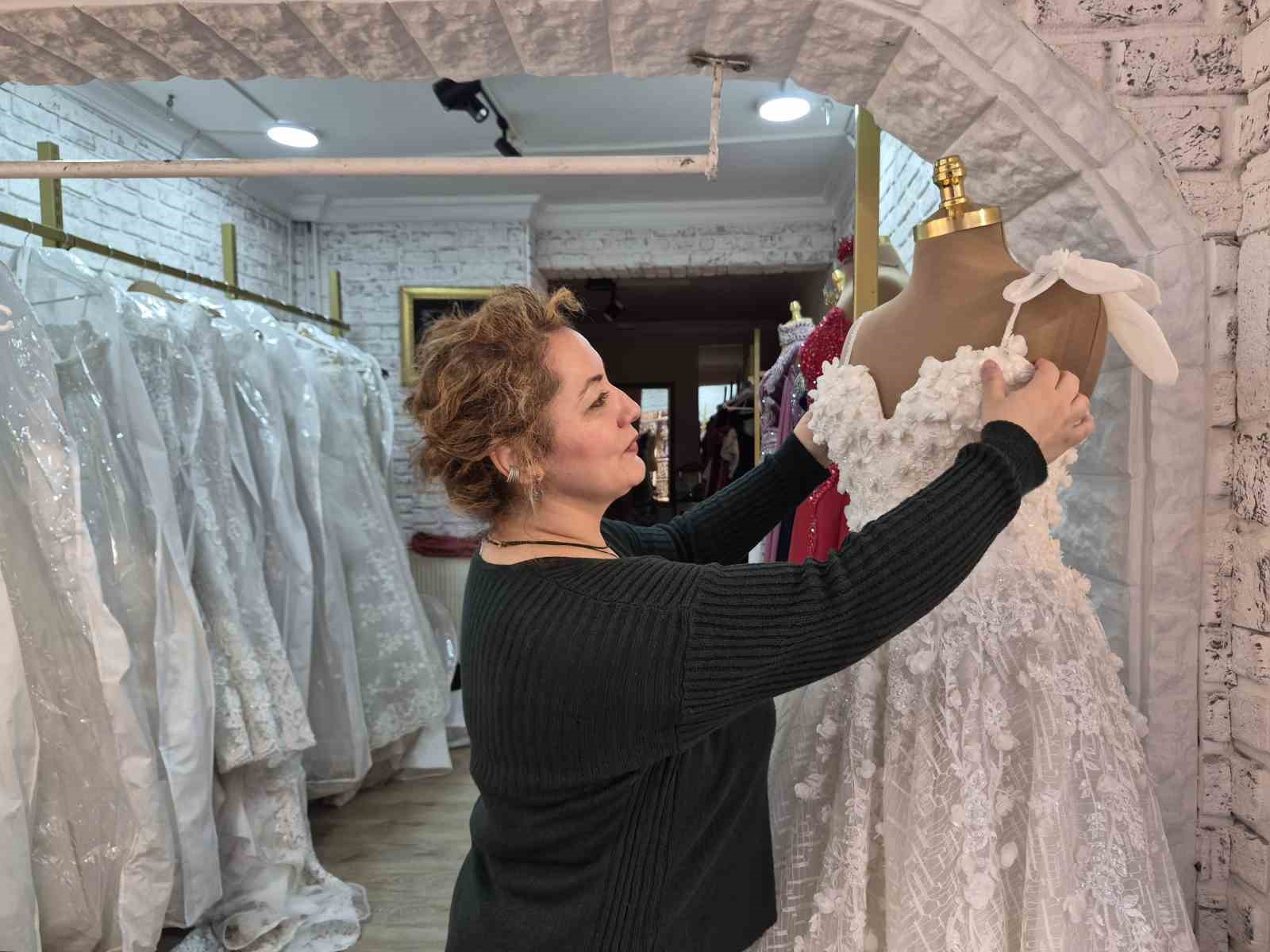 Gelinlikçiler yaz sezonunu bekliyor
