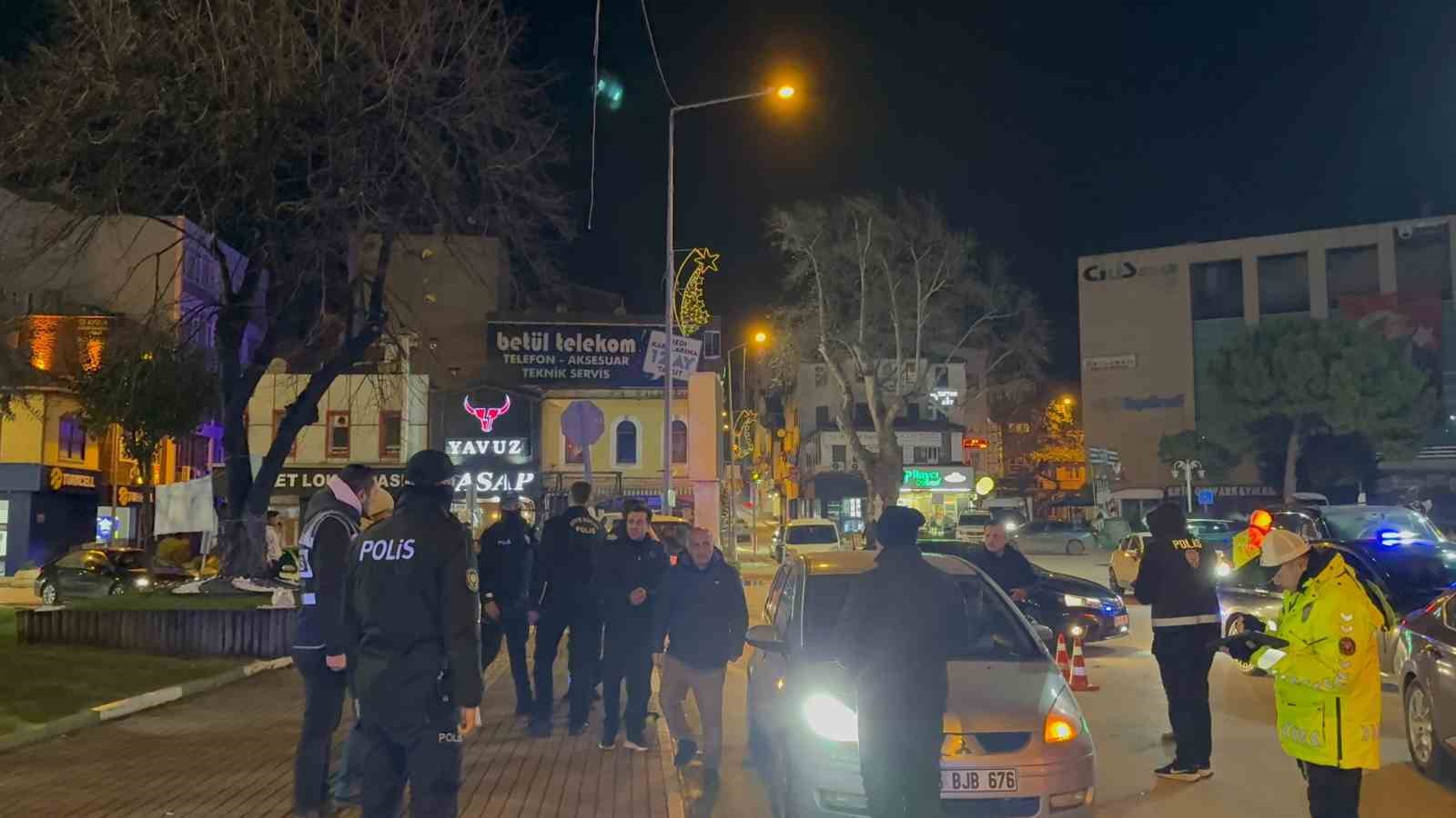 Gemlik’te protokol üyeleri yeni yıla sahada girdi
