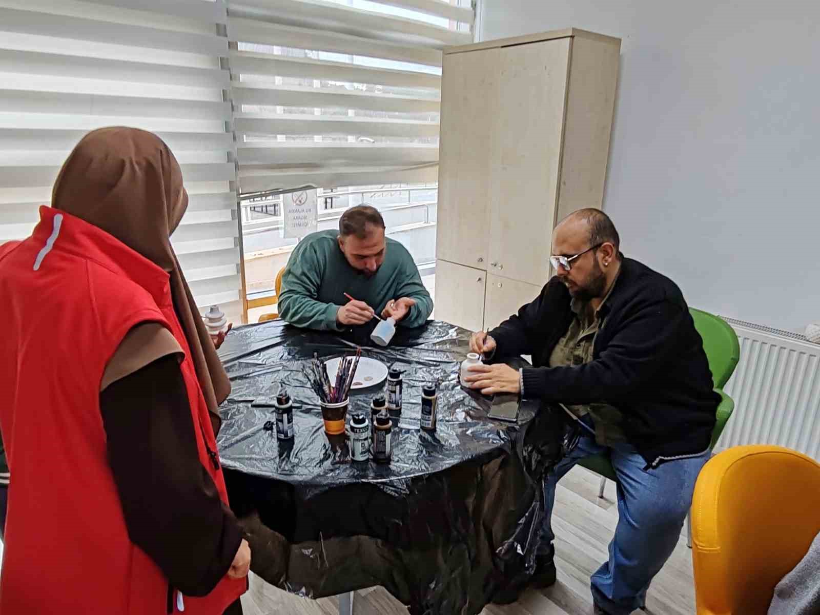 Genç ellerden "Nusret 1915" dokunuşu Menteşe’de seramik atölyesiyle tarih canlandı
