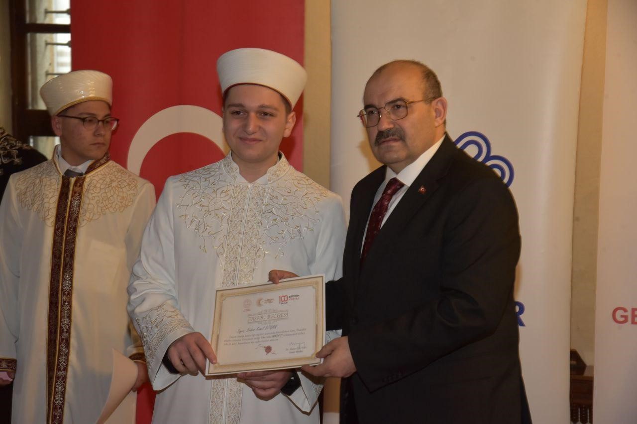 Genç Hatipler Bölge Finali büyük coşkuyla gerçekleşti
Genç Hatipler Bölge Finali büyük coşkuyla gerçekleşti