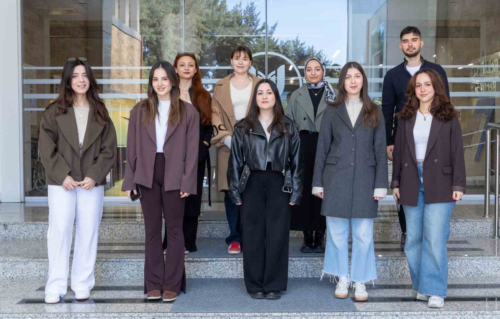 Genç iç mimarlardan ulusal yarışmada büyük başarı
Genç iç mimarlardan ulusal yarışmada büyük başarı