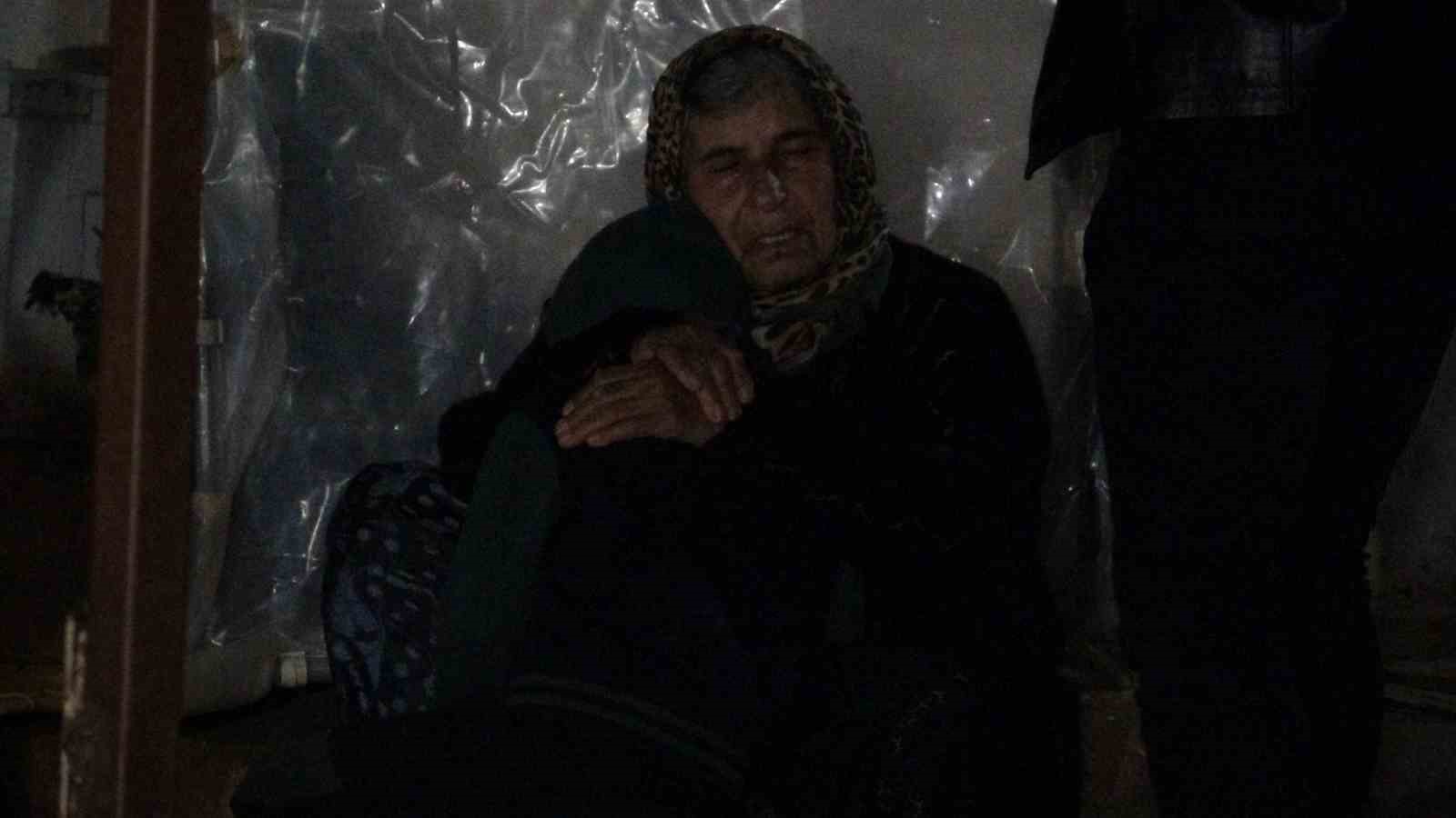 Genç kadın evde silahla göğsünden vurulmuş halde ölü bulundu
