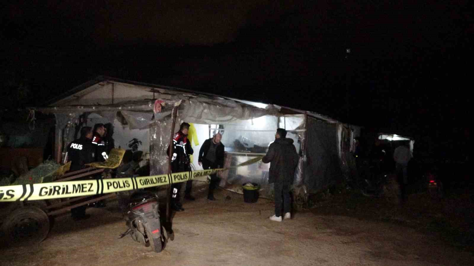 Genç kadın evde silahla göğsünden vurulmuş halde ölü bulundu
