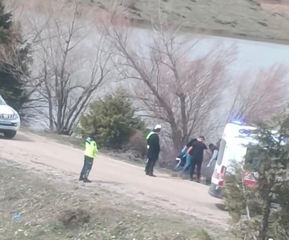 Genç kadını 8 yerinden bıçaklayıp baraja attılar
