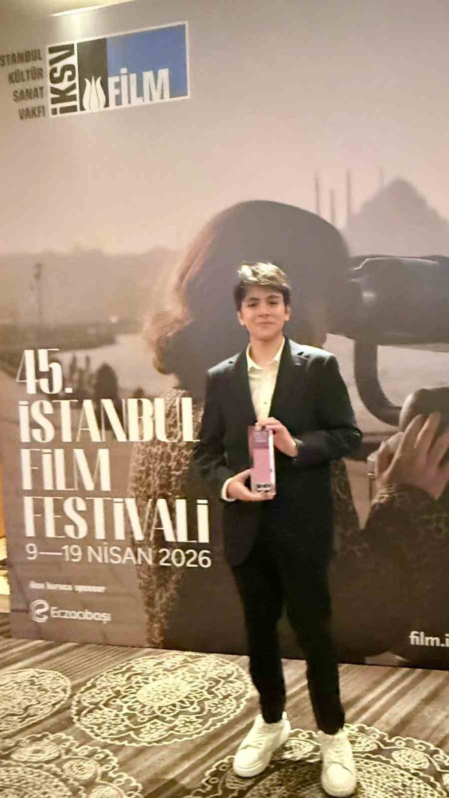 Genç oyuncu Mustafa Konak’ın başrolünde yer aldığı "Yerçekimi" ne ödül
