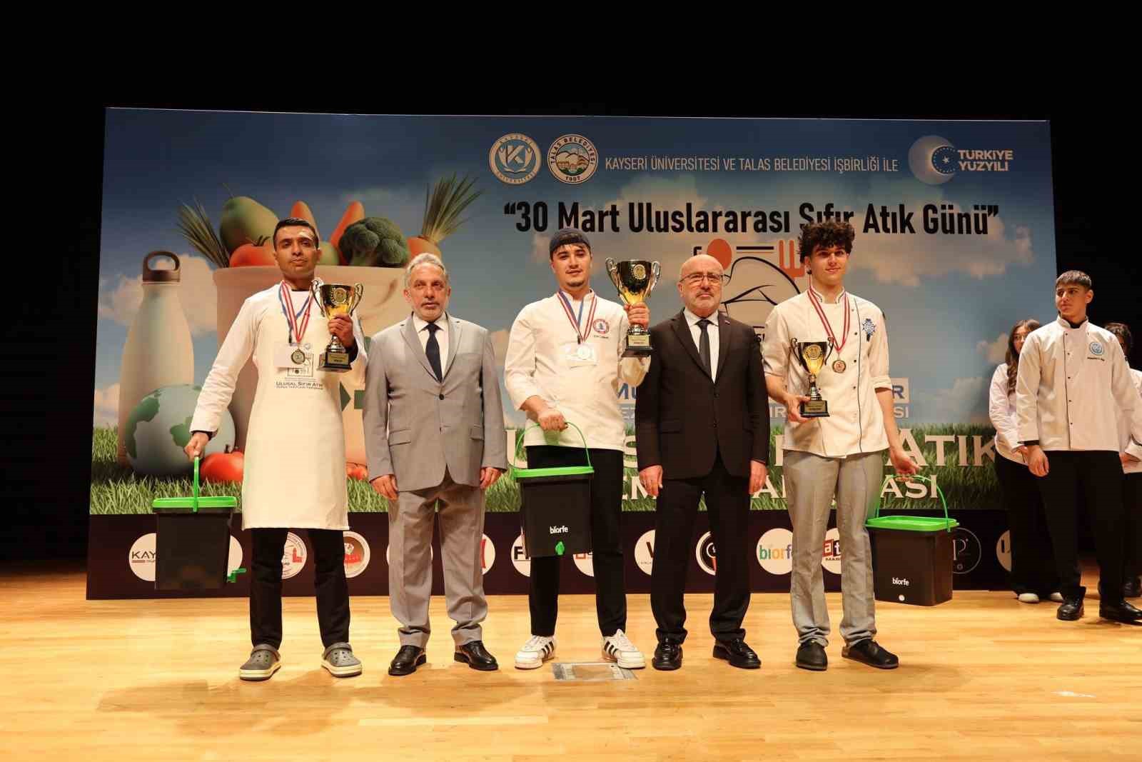 Genç şef adayları ödüllerini aldı
