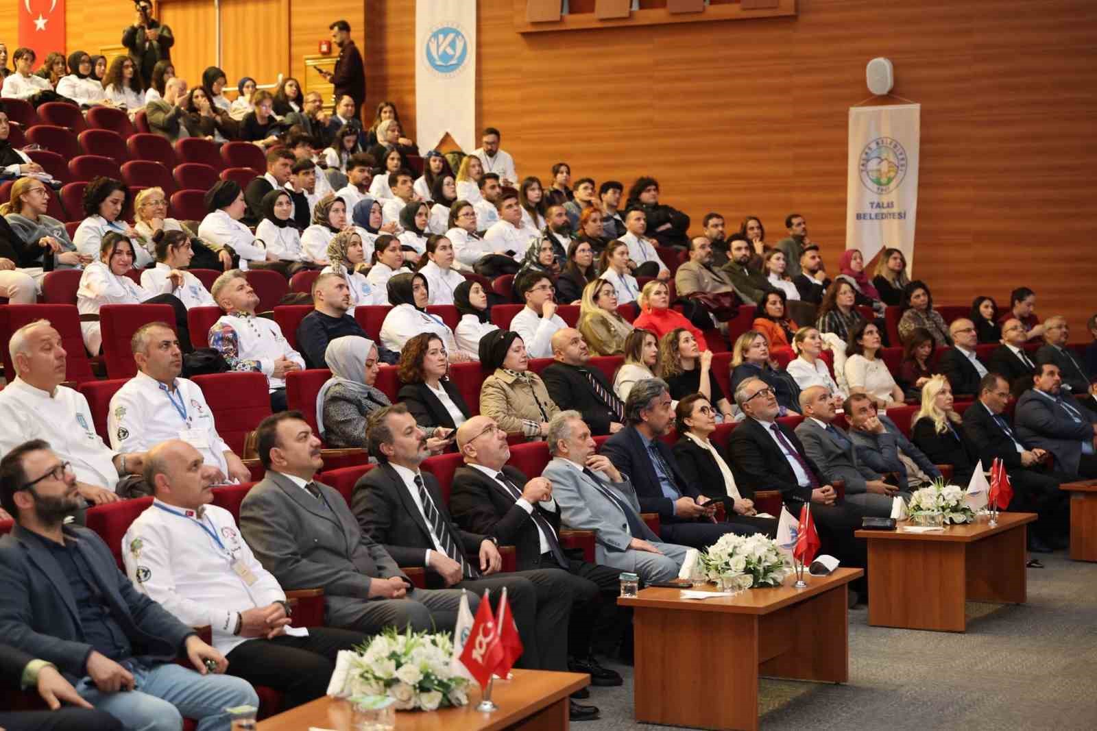 Genç şef adayları ödüllerini aldı
