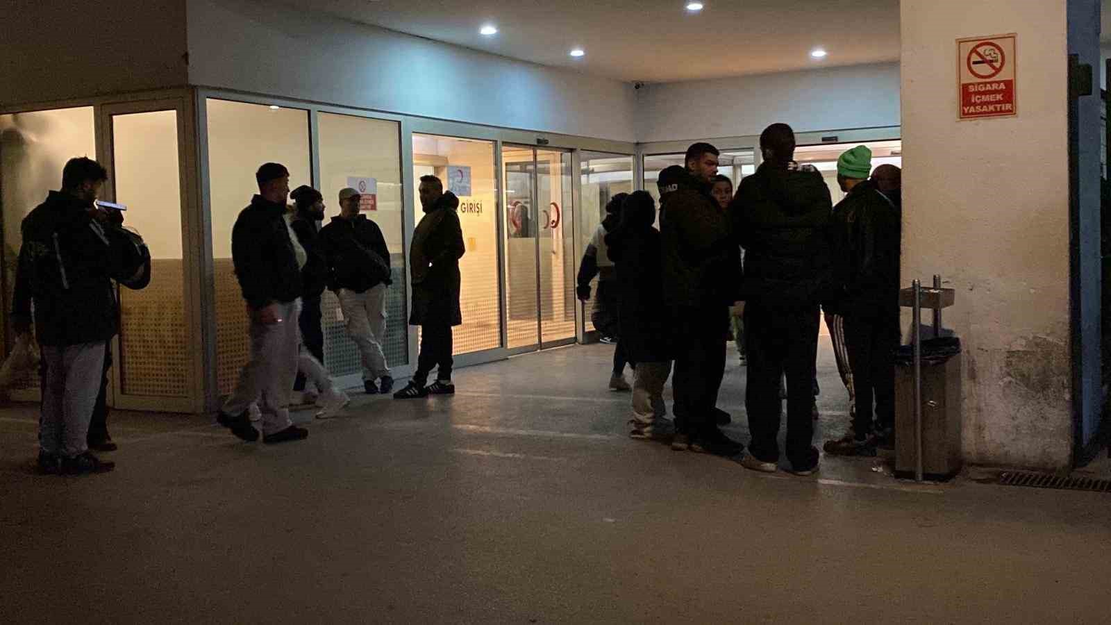 Genç taraftarın tribünden düştüğü anlar kamerada
