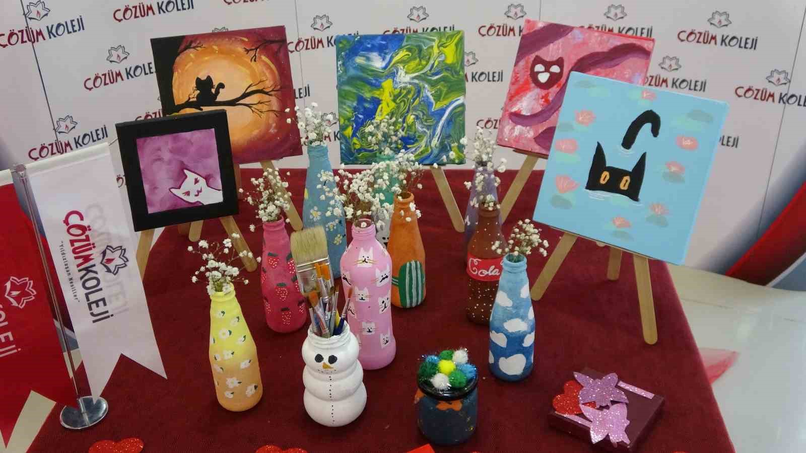 Genç yetenek Alya, ilk kişisel resim sergisini sanatseverlerle buluşturdu
