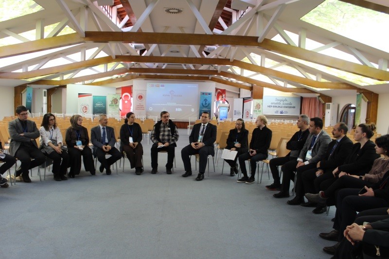 Genç yükümlülerin istihdamıyla ilgili proje Eskişehir ev sahipliğinde gerçekleştirildi
Genç yükümlülerin istihdamıyla ilgili proje Eskişehir ev sahipliğinde gerçekleştirildi