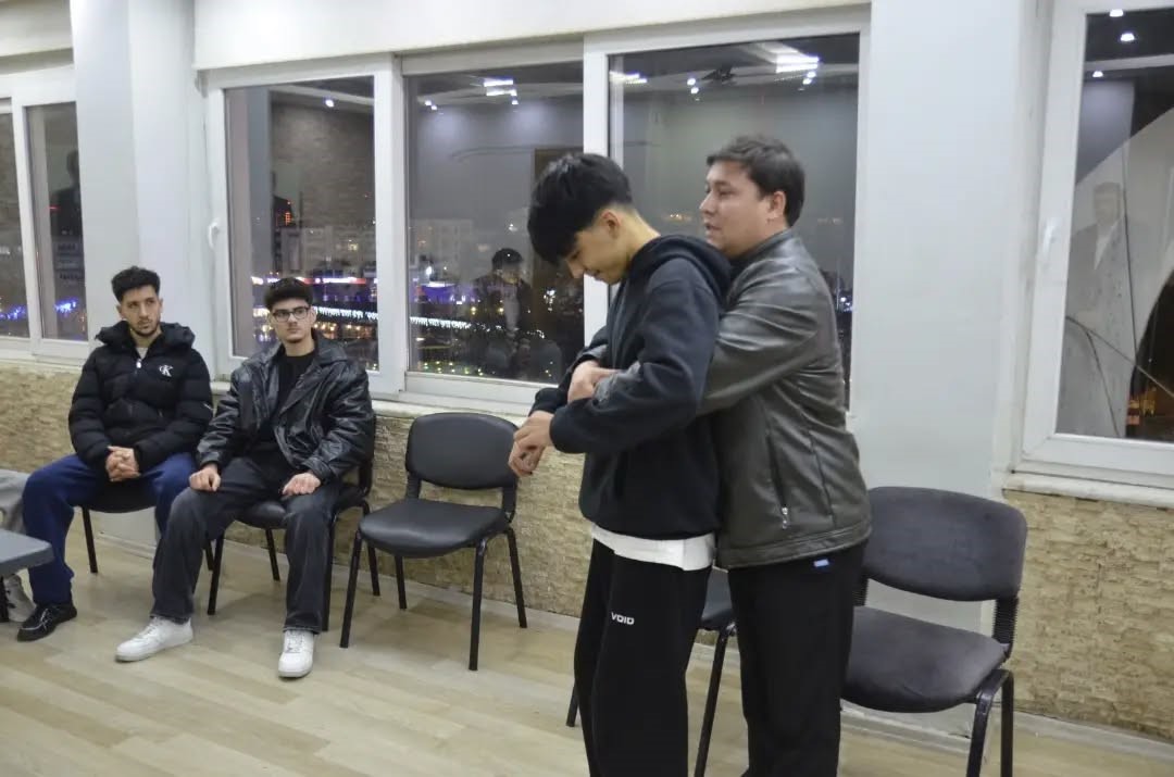 Gençler acil ve ilk yardım konusunda bilinçlendirildi
