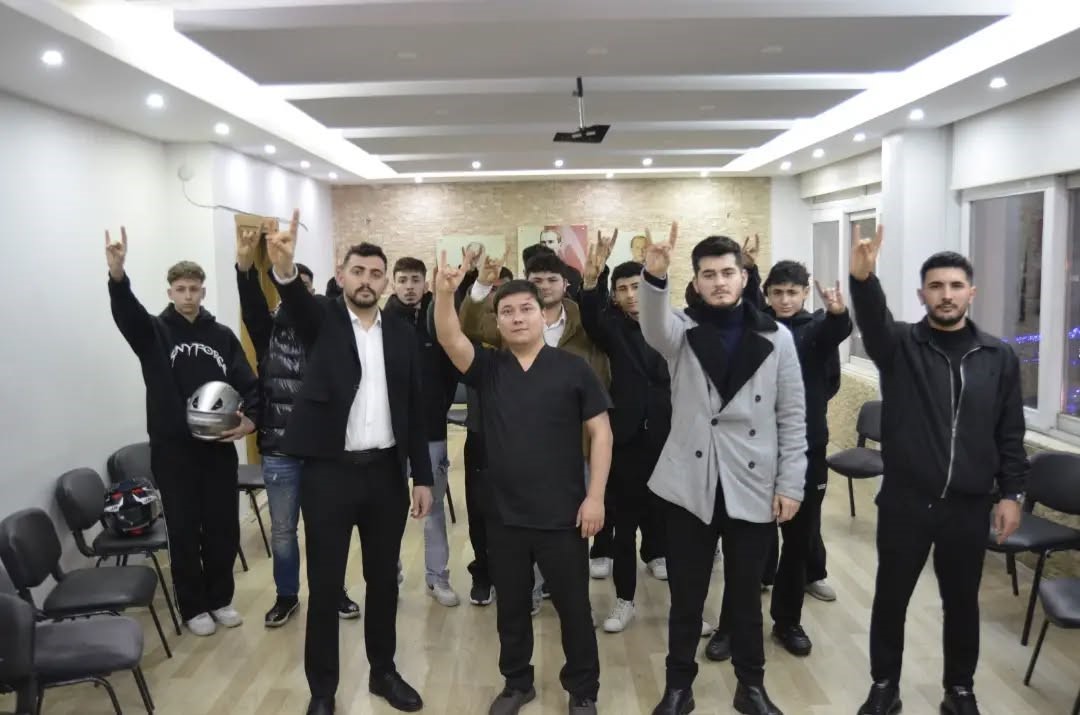 Gençler acil ve ilk yardım konusunda bilinçlendirildi
