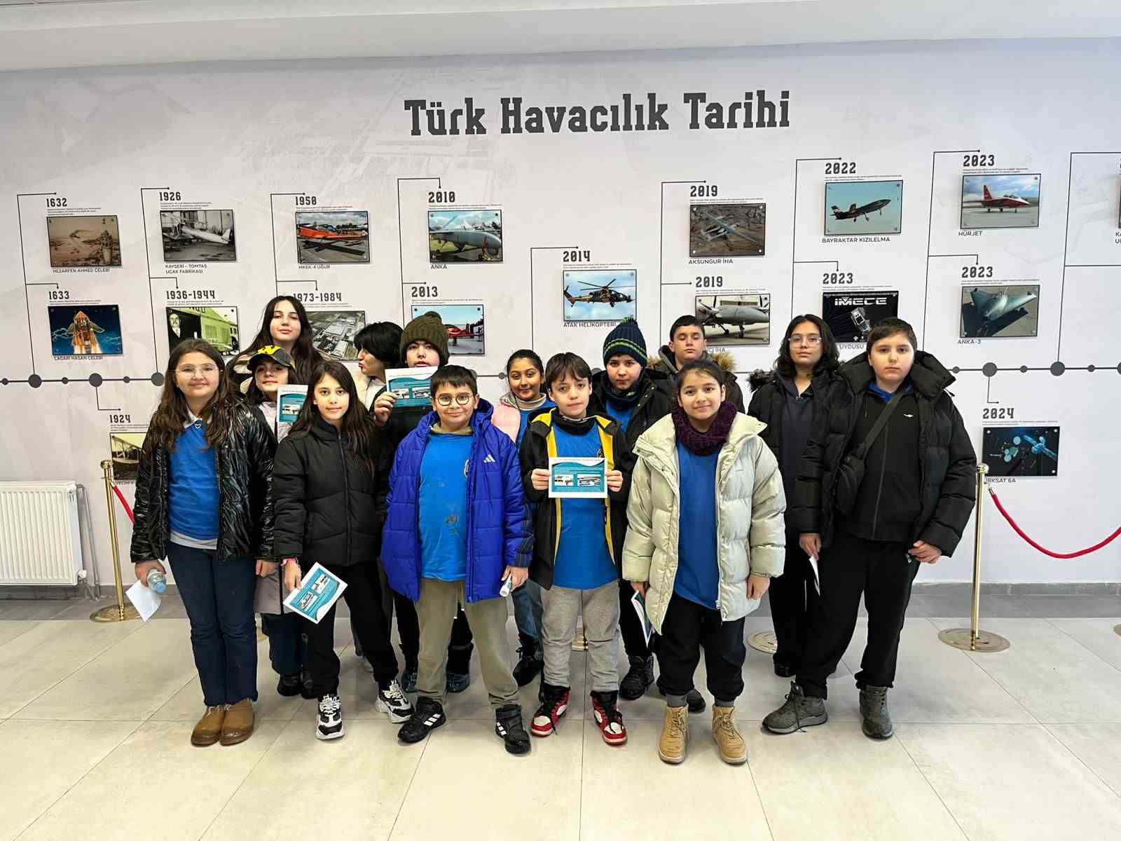 Gençler bu kampta İngilizce öğreniyor
