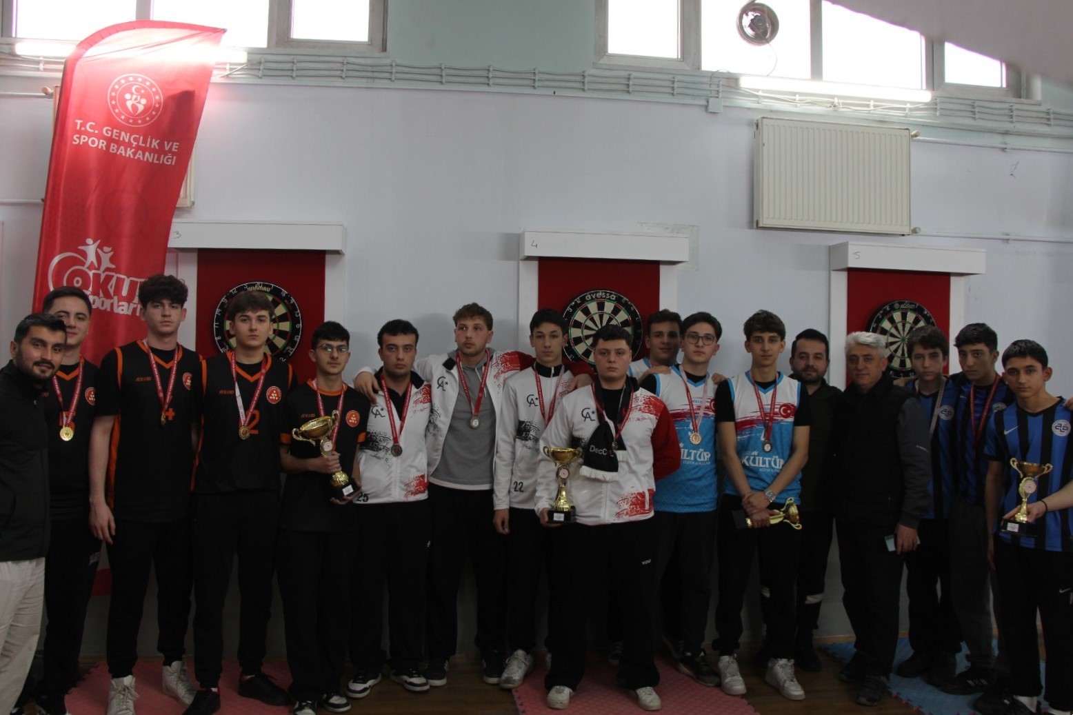 Gençler dart müsabakaları sona erdi
