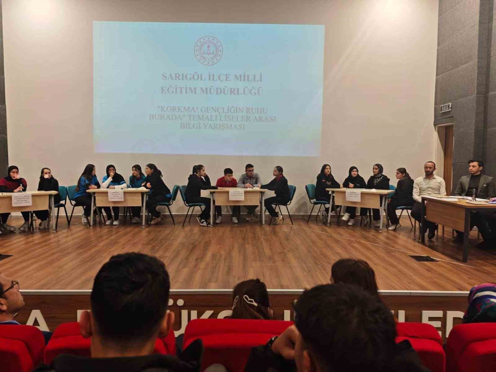 Gençler Mehmet Akif ve milli mücadele ruhuyla yarıştı
