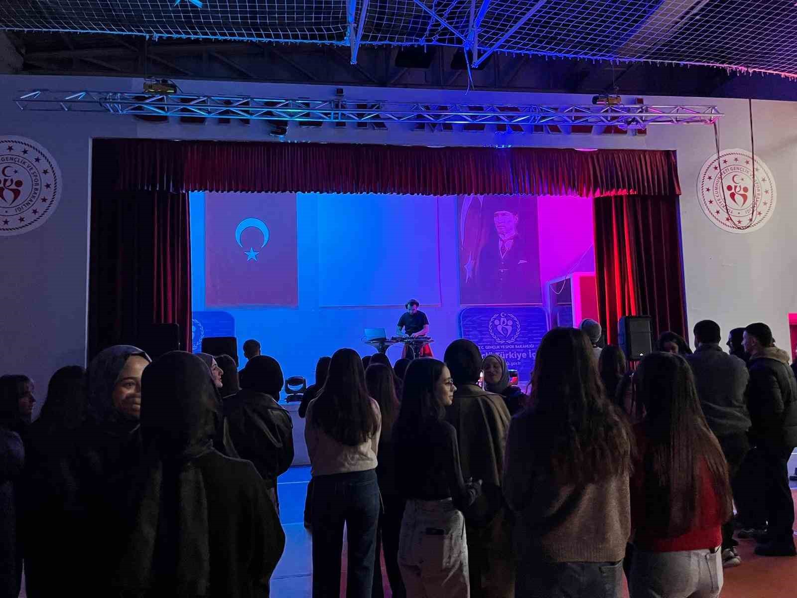 Gençler müzik dolu bir gün yaşadı
