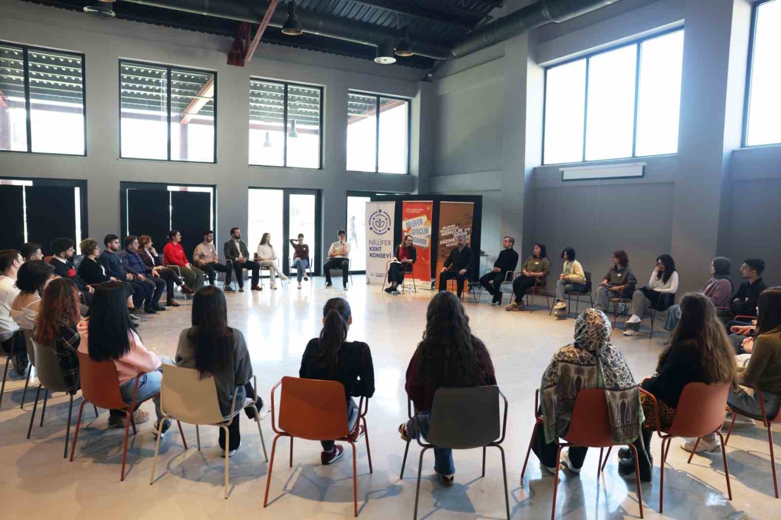 Gençler Nilüfer’de "İfade özgürlüğü" konuşuldu
