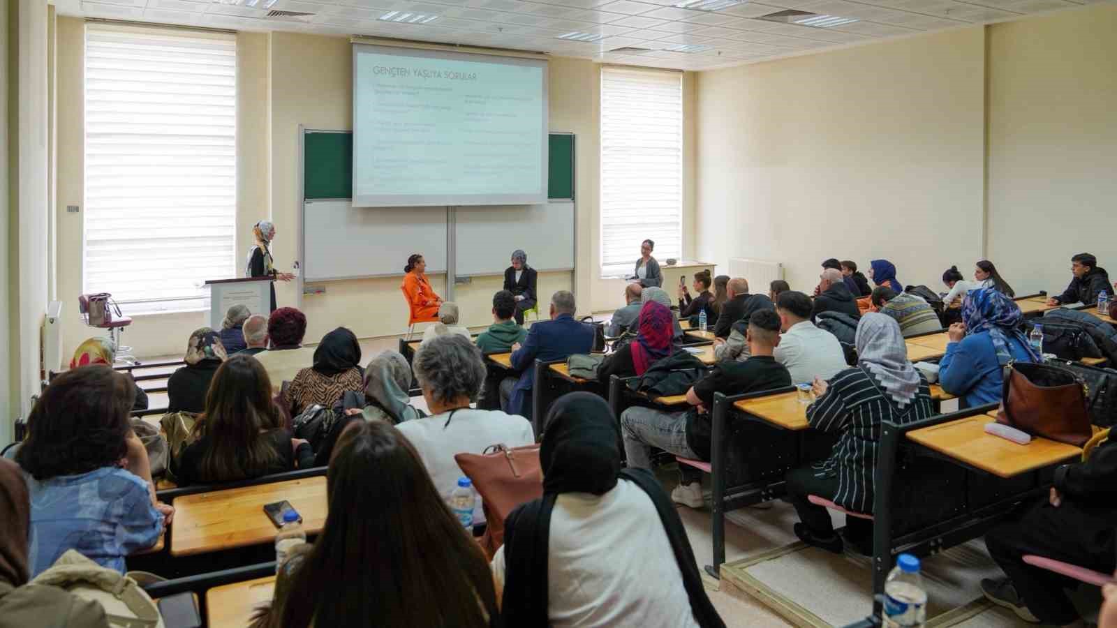 Gençler sordu, tecrübe konuştu
