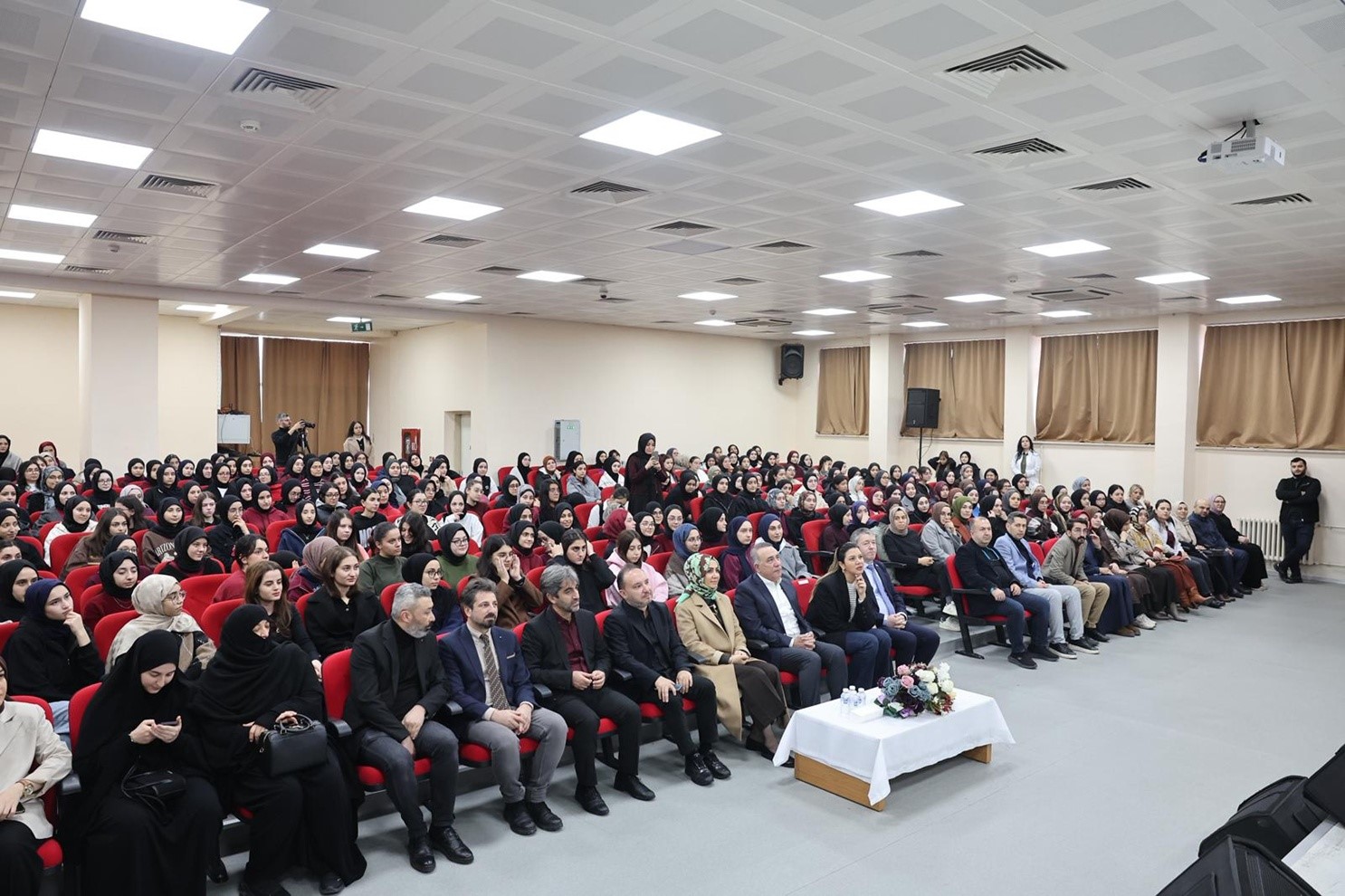 Gençler sordu usta gazeteciler ve Başkan Dursun yanıtladı
