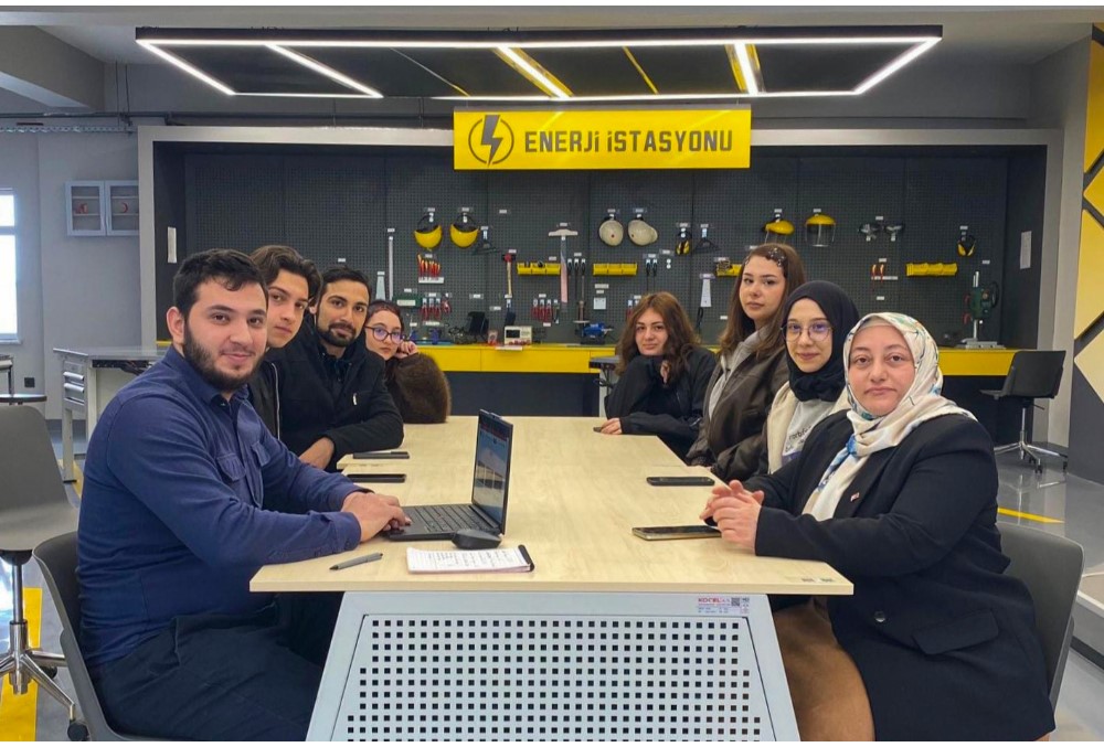 Gençler TEKNOFEST için teknoloji üretimine yöneliyor
