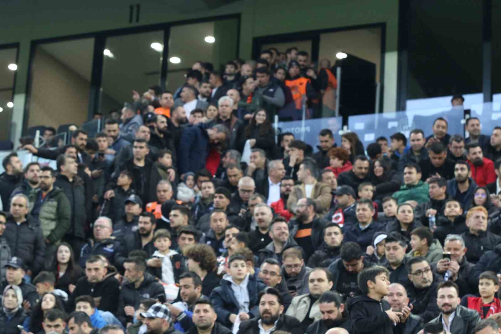 Gençlerbirliği - Galatasaray maçında VIP tribünde izdiham
