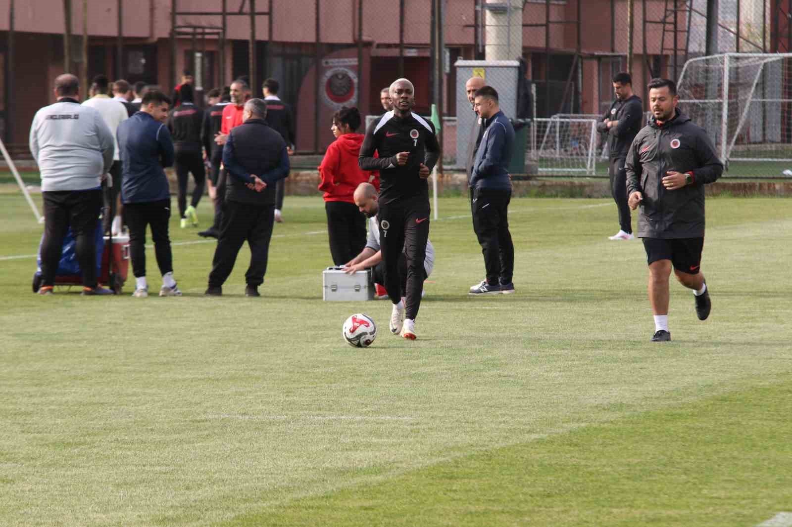 Gençlerbirliği, Galatasaray maçının hazırlıklarını sürdürdü

