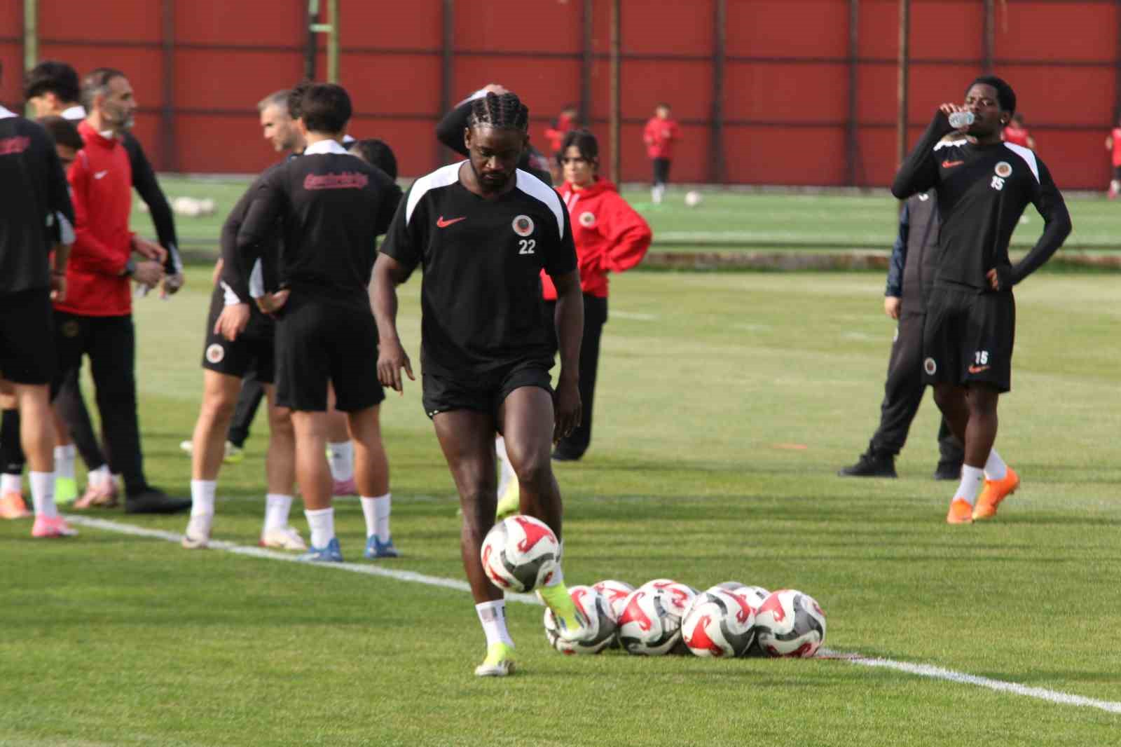 Gençlerbirliği, Galatasaray maçının hazırlıklarını sürdürdü
