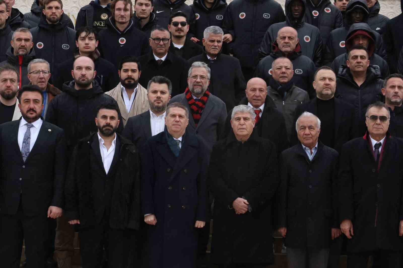 Gençlerbirliği’nden Anıtkabir ziyareti
