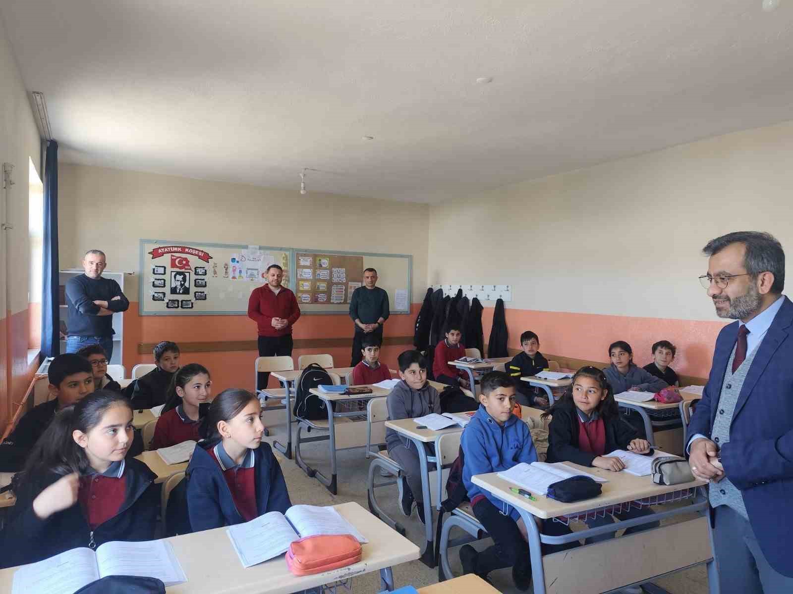 Gençlerin yolu Kur’an ile aydınlanıyor
