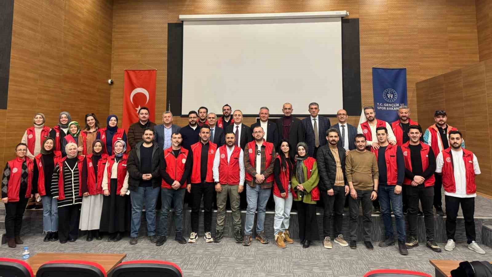 Gençlik Merkezleri yeni yol haritasını belirledi
