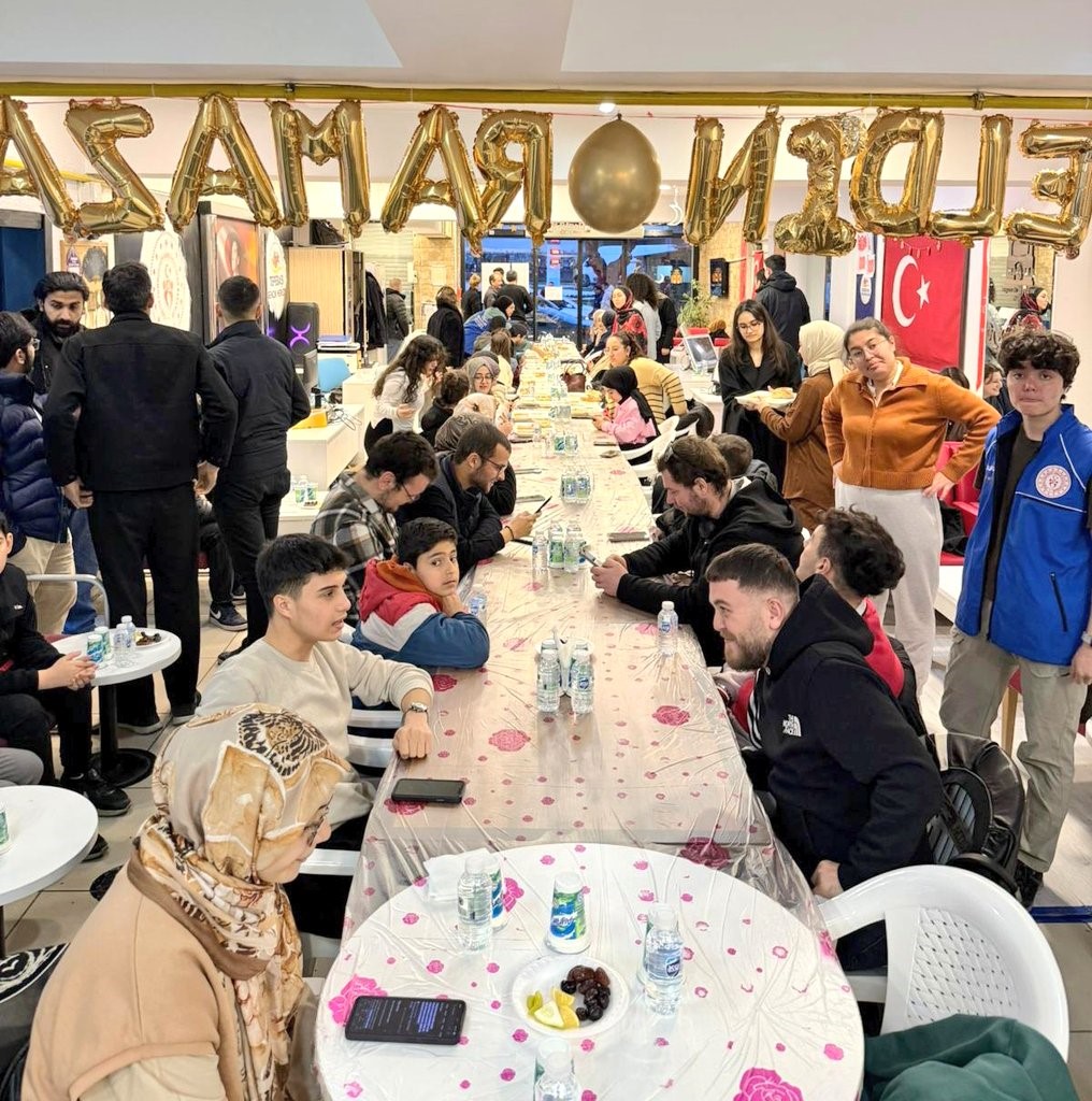 Gençlik merkezlerinde iftar programı düzenlendi
