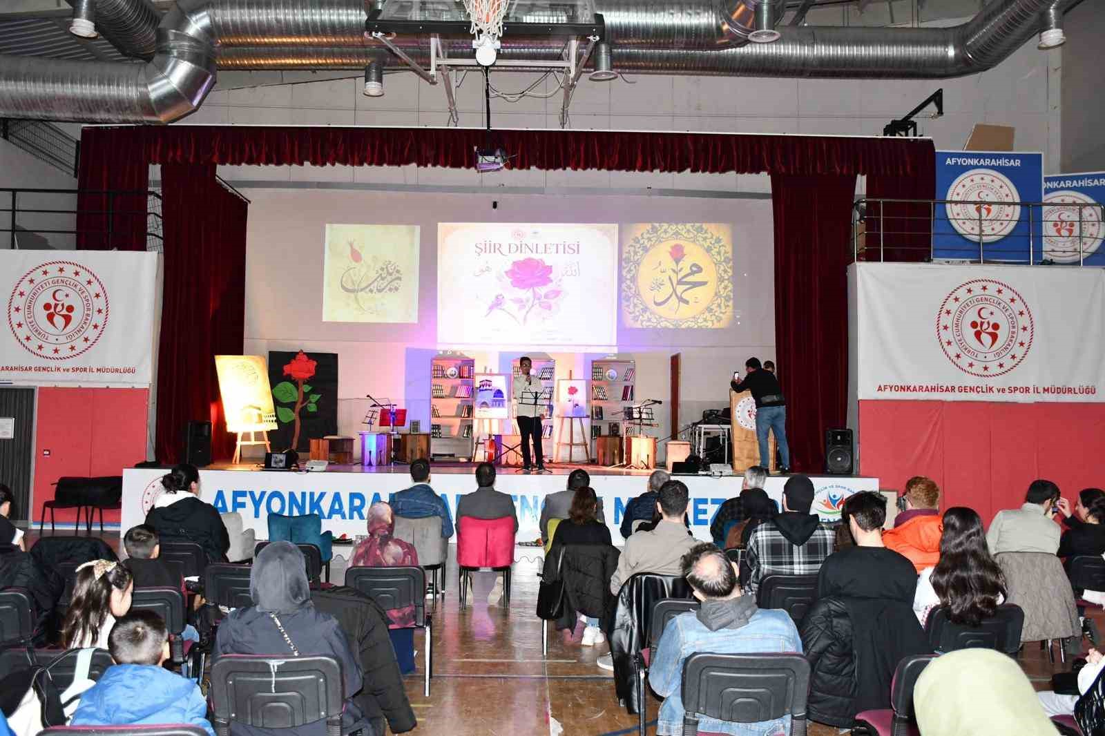 Gençlik Merkezlerinde şiir, ilahi ve anma etkinlikleri
