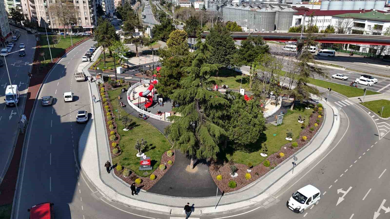 Gençlik Parkı yeni yüzüyle göz kamaştırıyor
Gençlik Parkı yeni yüzüyle göz kamaştırıyor