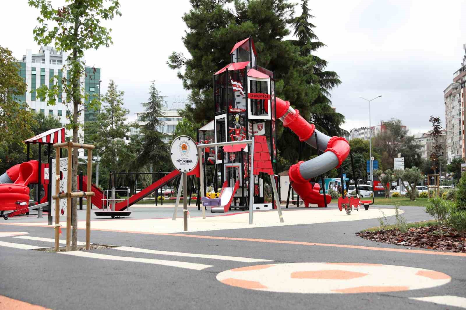 Gençlik Parkı yeni yüzüyle göz kamaştırıyor
Gençlik Parkı yeni yüzüyle göz kamaştırıyor