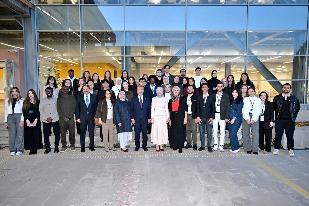 Gençlik ve Spor Bakan Yardımcısı Gürsoy, Eskişehir’de öğrencilerle buluştu
