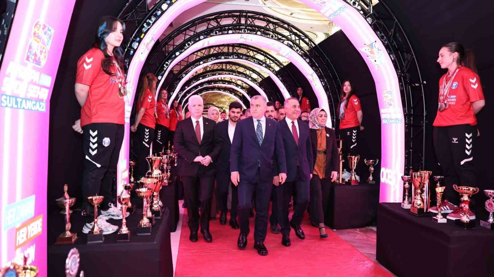 Gençlik ve Spor Bakanı Bak: "Türkiye her haliyle spor ülkesi olma yolunda hızlıca ilerliyor"
