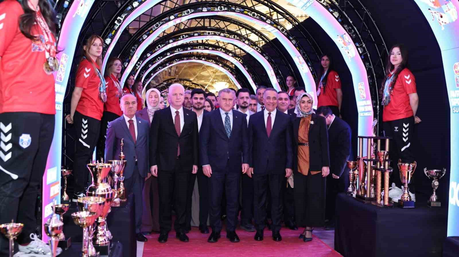 Gençlik ve Spor Bakanı Bak: "Türkiye her haliyle spor ülkesi olma yolunda hızlıca ilerliyor"
