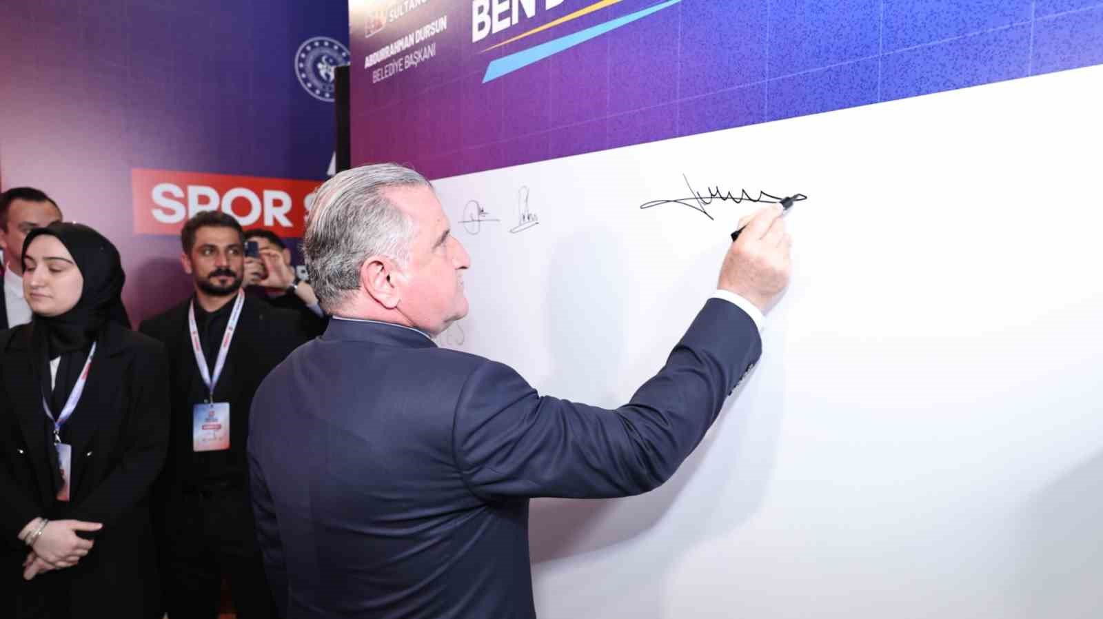 Gençlik ve Spor Bakanı Bak: "Türkiye her haliyle spor ülkesi olma yolunda hızlıca ilerliyor"
