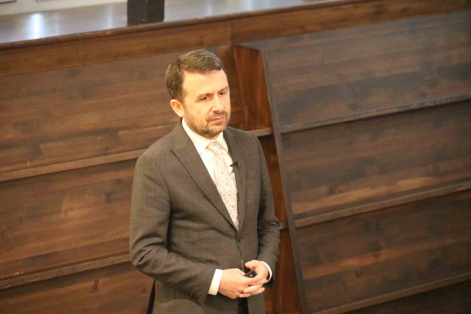 Genel Müdür Çay, "Gazetecilik mesleğinde iş kaybı riskinin söz konusu"
