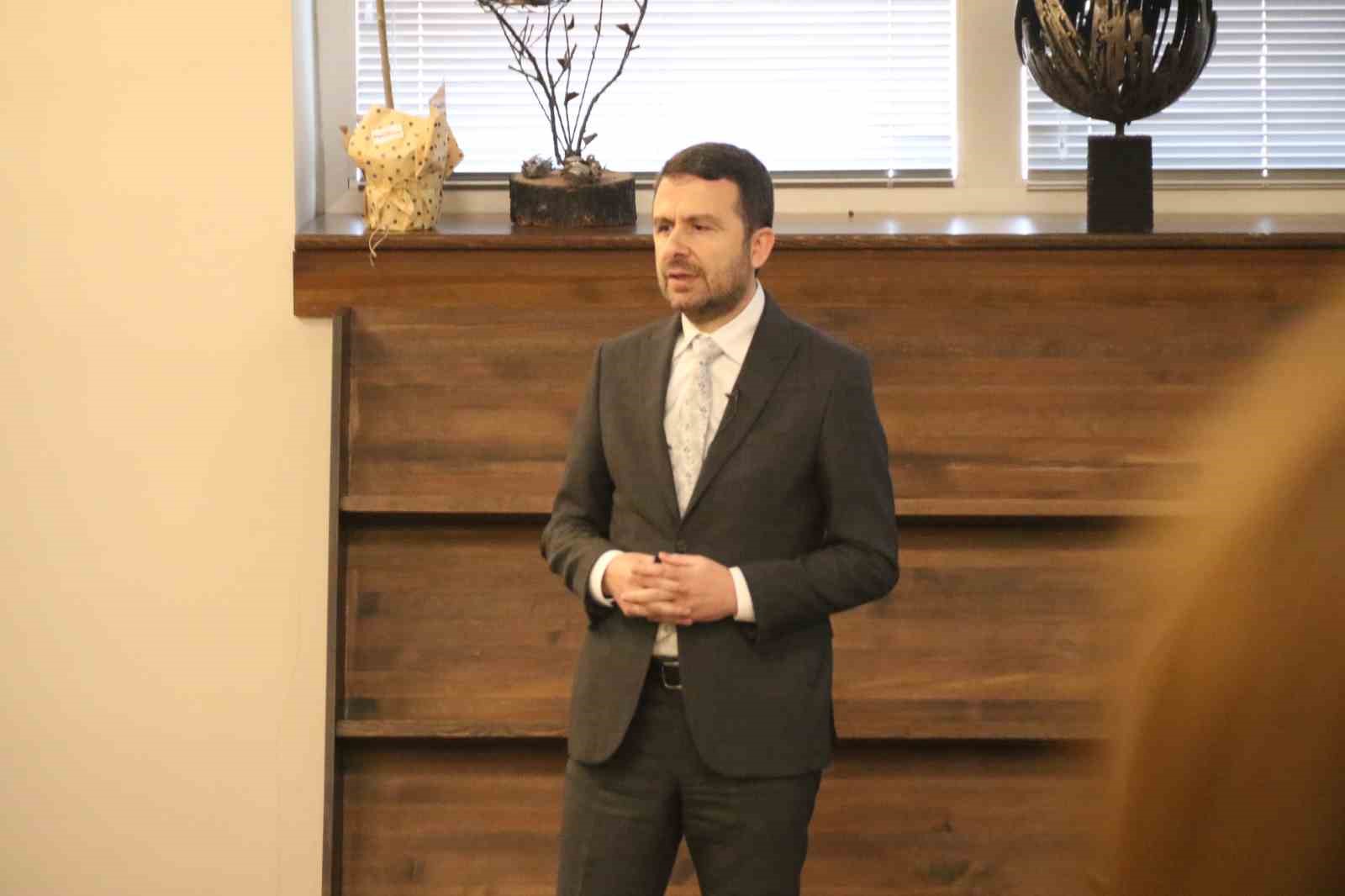 Genel Müdür Çay, "Gazetecilik mesleğinde iş kaybı riskinin söz konusu"
