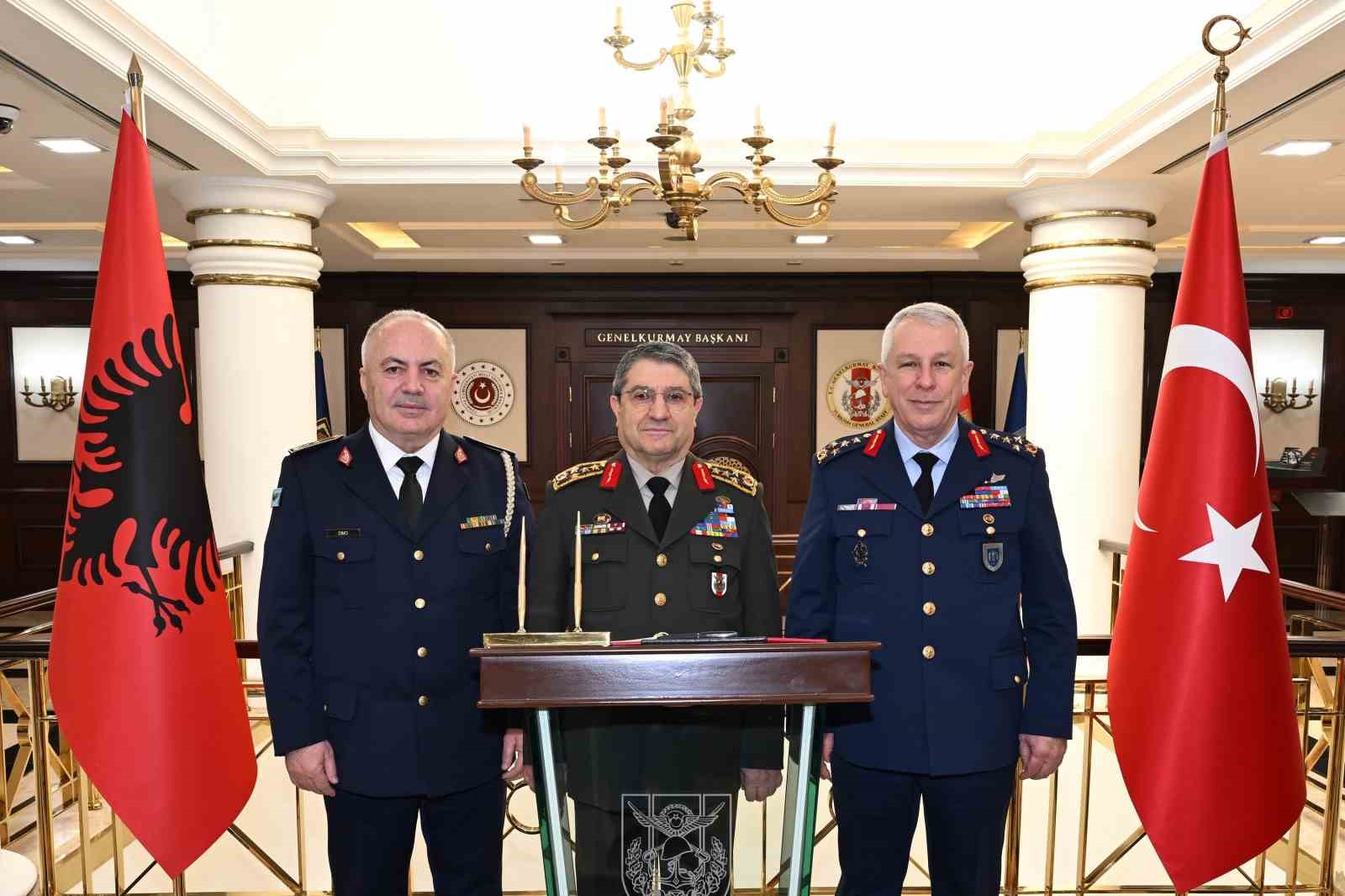 Genelkurmay Başkanı Bayraktaroğlu, Arnavutluk Hava Kuvvetleri Komutanı Dimo’yu kabul etti
