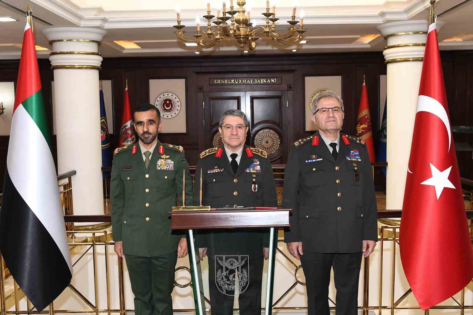 Genelkurmay Başkanı Bayraktaroğlu, Birleşik Arap Emirlikleri Kara Kuvvetleri Komutanı Al Hallami’yi kabul etti
